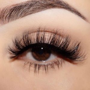 Mink lashes @lashdriipp on Instagram